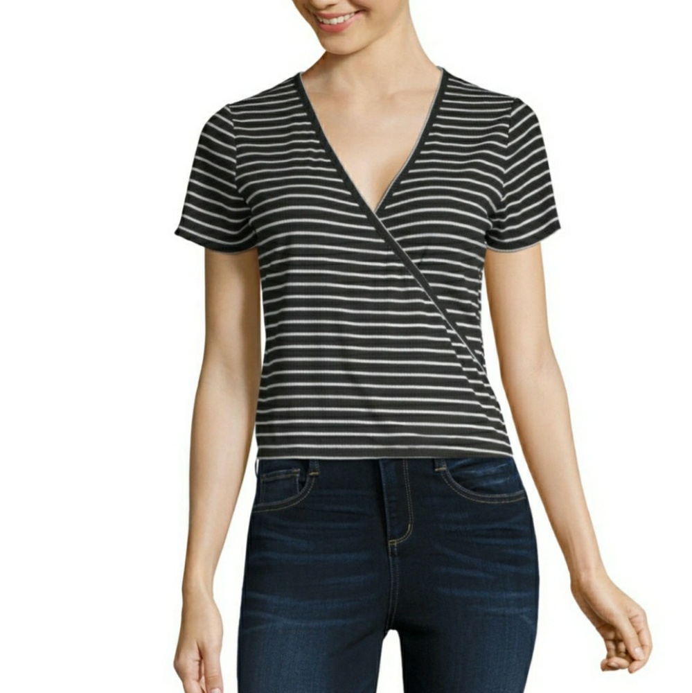 [YouthinRevolt] BW Stripe Wrap Top